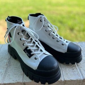 Palladium REVOLT HI TX women’s 8.5